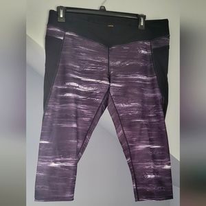 LUCY Tech crop leggings (black, white, gray)